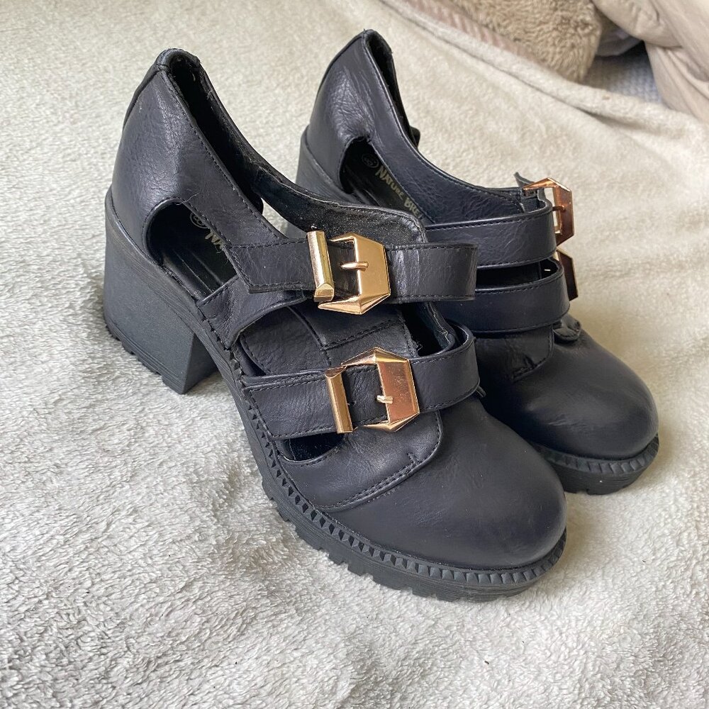 Women's buckle chunky heel shoes